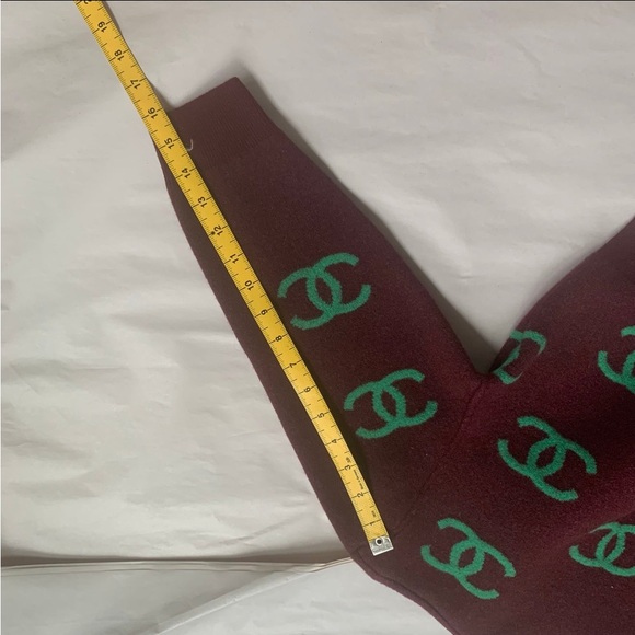 Authentic Chanel Sweater Rare - Picture 12 of 15